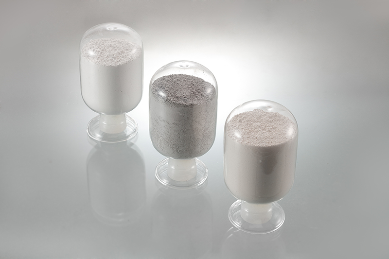釉薬（セラミックスタイル用）の3種類（白色、グレー色、うすいグレー色）をカプセルに入れた粉イメージ画像