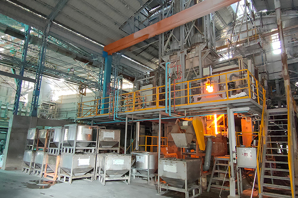 China Glaze (CG) is a factory photo of a manufacturer of fine glass powder in Taiwan.